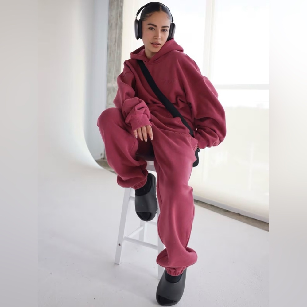 NWT COMFRT Minimalist Set in color BERRY Size S